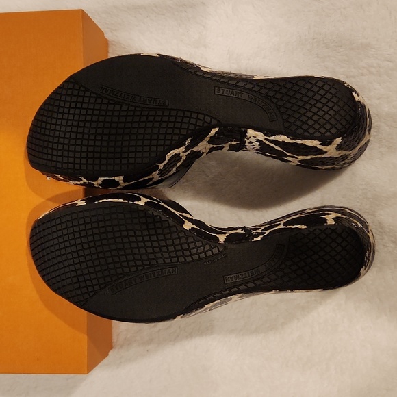STUART WEITZMAN Platform Wedge Giraffe Print Mule Size 9 1/2 M - Picture 3 of 10